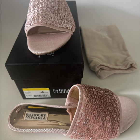 Bagley Mischka Gita Soft Blush Sequin Sandals Size 8.5 NEW - Picture 4 of 5